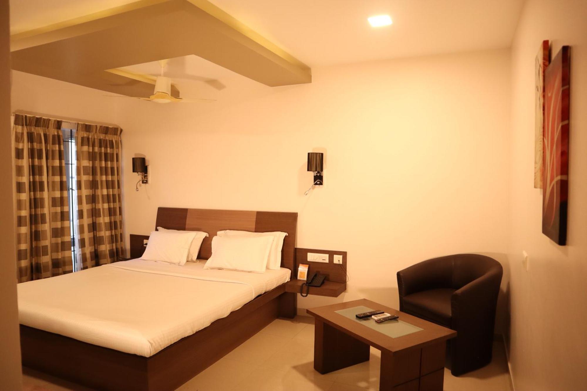 Hotel Maniam Classic West Wing Tiruppur Eksteriør bilde